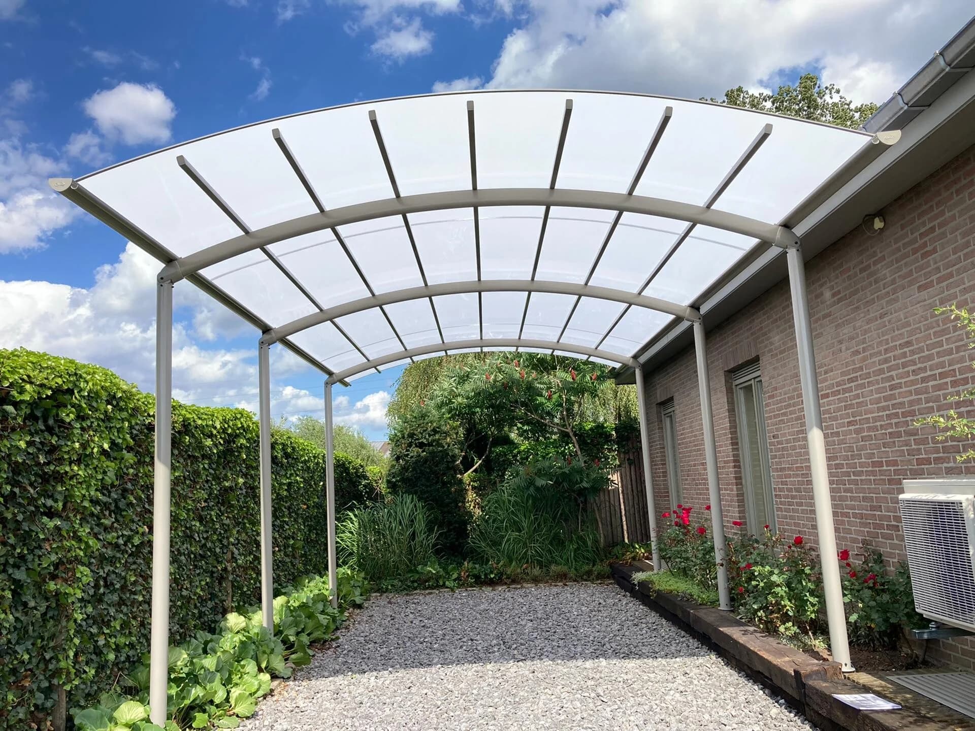 Carport tegen woning of vrijstaand
